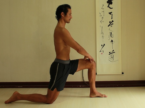 psoas stretch, high lunge with external obliques engaged